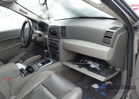 2005 Jeep Grand Cherokee Laredo z USA, uszkodzony, nr VIN 1J4HR48N65C646823